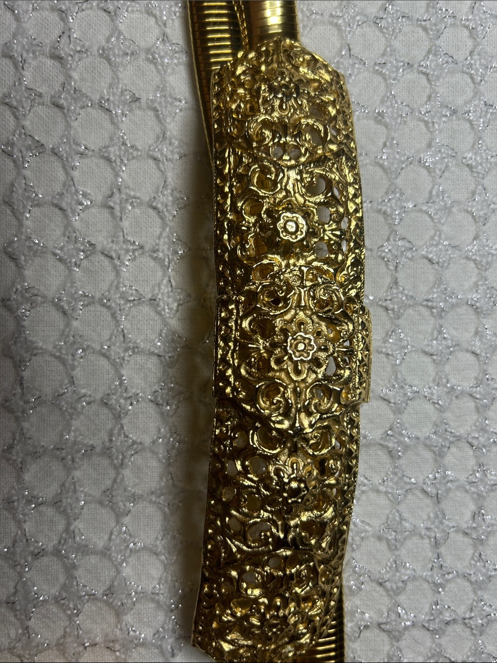 Gold-tone metal belt - Picture 3 of 7